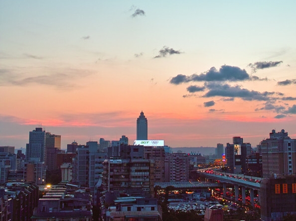 西青社会山购物中心